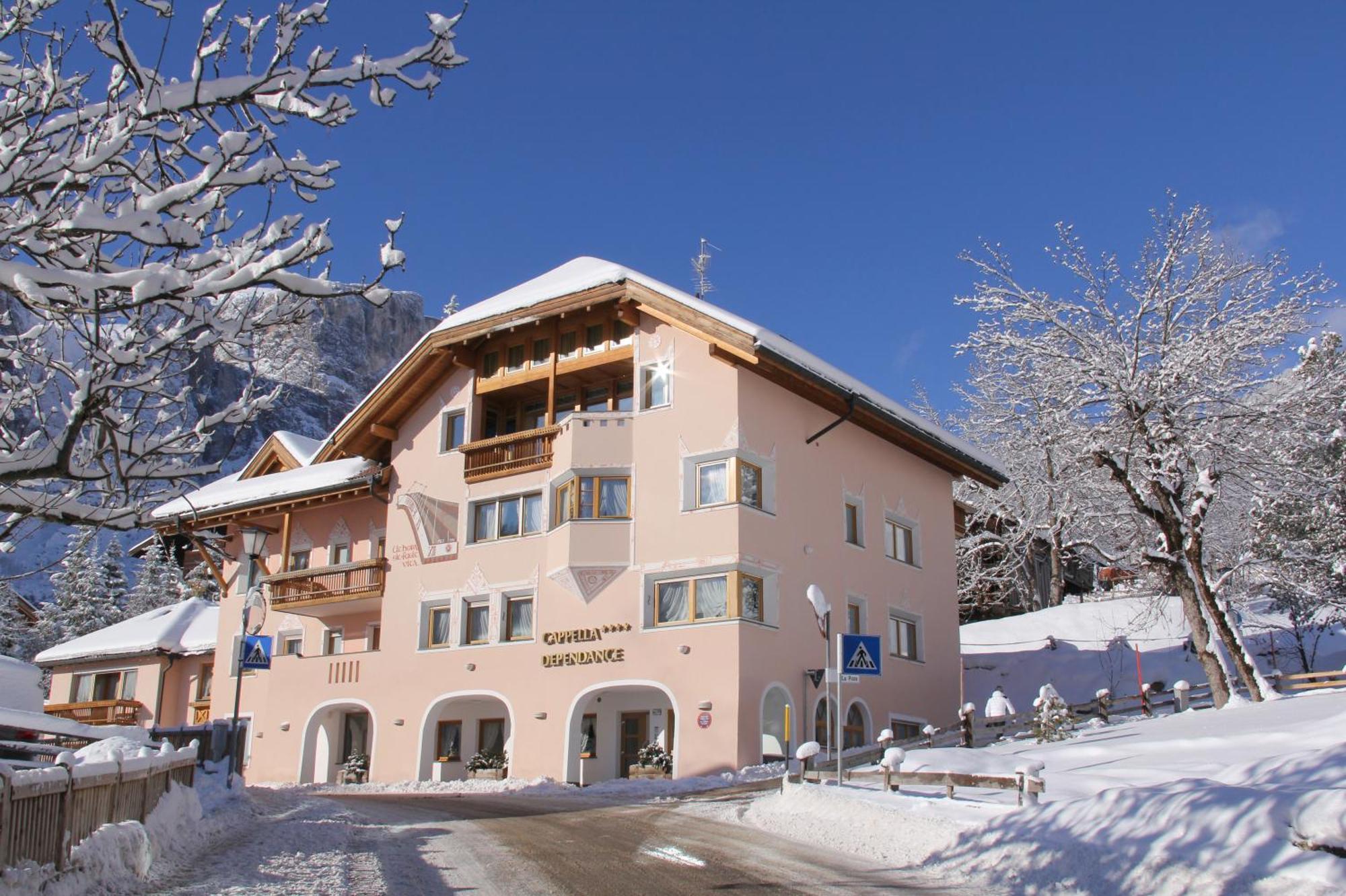 Garni Criss Aparthotel Колфоско Екстериор снимка