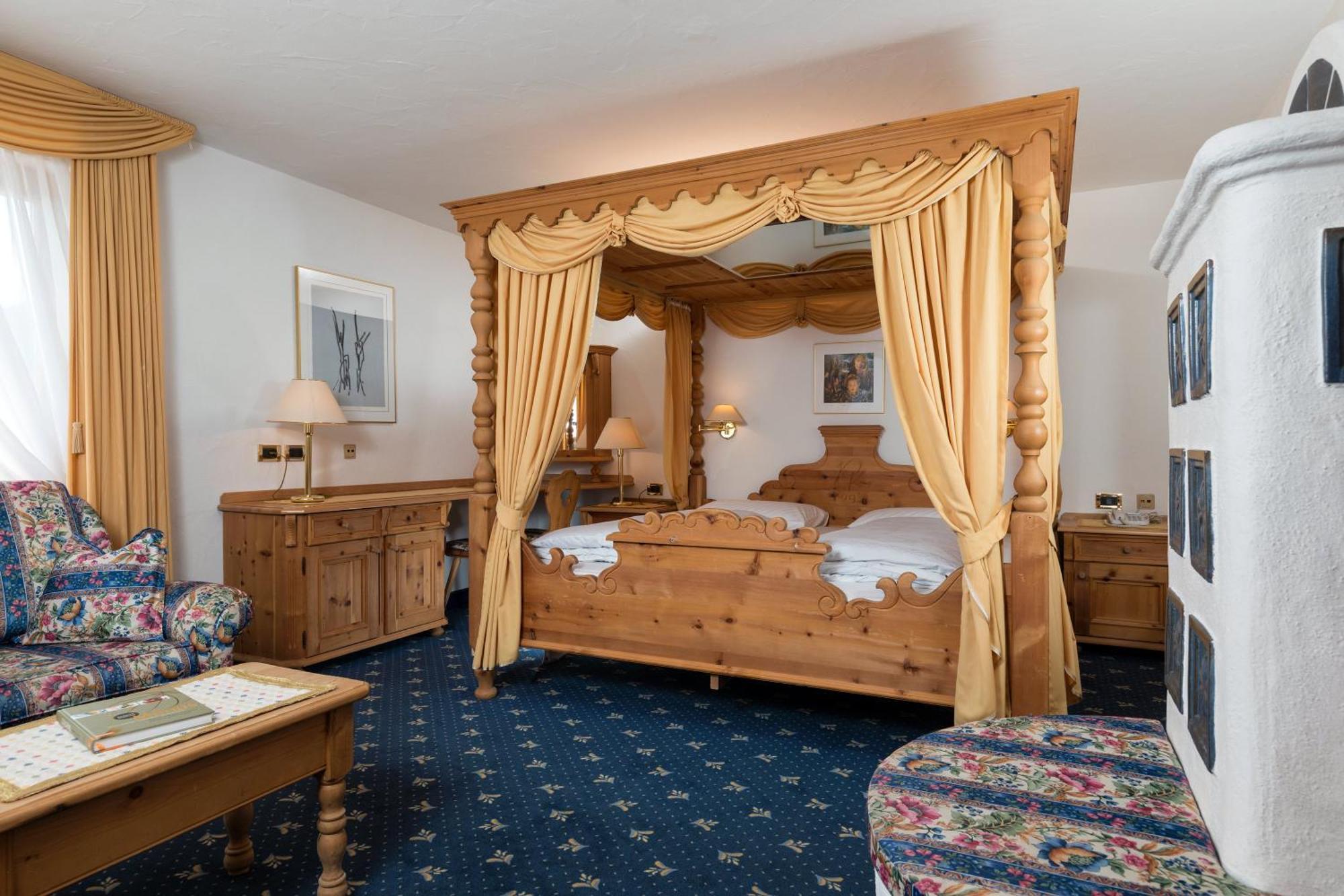 Garni Criss Aparthotel Колфоско Екстериор снимка